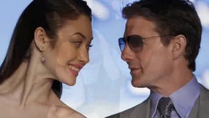 Tom Cruise & Olga Kurylenko OBLIVION