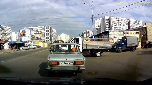 Чуть не доехал смотреть онлайн