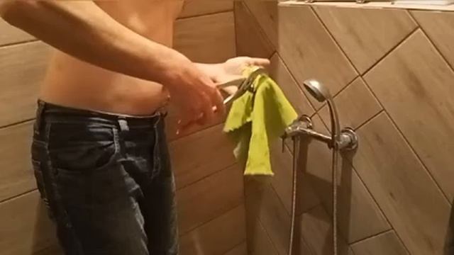 Строю сам. Устанавливаю смесители в санузел. В душе смеситель с термостатом. смотреть онлайн