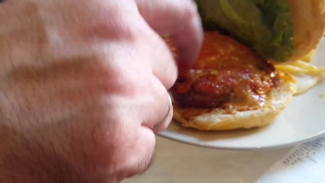 ФАРШ, НО НЕ ПОЛНЫЙ... Совместный обзор с Серёгой, канал "Фастфуд Казани". Жру.ру#148 смотреть онлайн