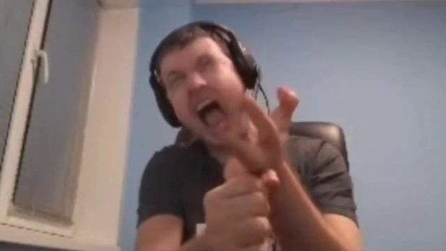 Папич сломал палец