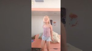Сняла на камеру Женину попу!!!???