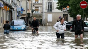 Франция - Шторм и наводнение затопили города Бове и Реймс _ Катаклизмы сегодня