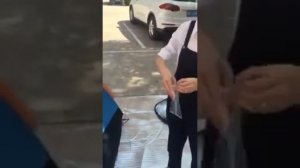 Быстроустанавливаемая палатка.