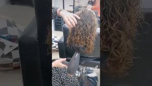 Химическая завивка на длинные волосы.