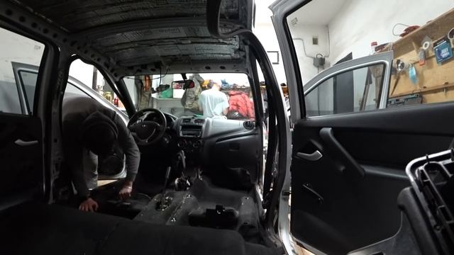 АВТОЗВУК. ТОТАЛЬНАЯ ШУМО-ВИБРОИЗОЛЯЦИЯ КАЛИНЫ НА 2 PRIDE S15. смотреть онлайн