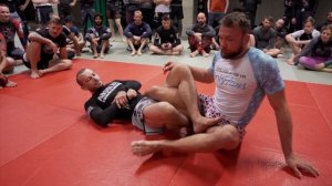 Craig Jones Clearing the kneeline. Leglock defense