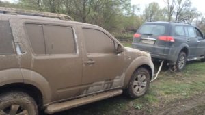 Ниссан панфайдер и митсубиси паджеро спорт