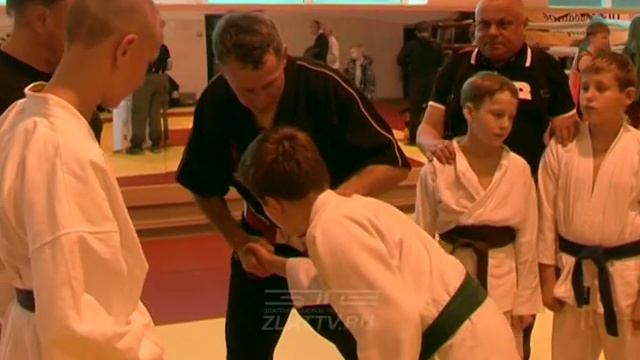 В Златоусте побывал мастер международного класса по боевым искусствам Андрей Соколов смотреть онлайн