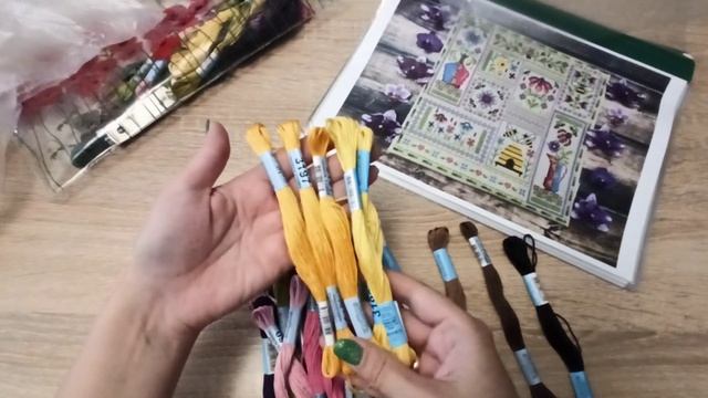 Цветы и пчелы. Семплер, его организация, материалы и продвижения.