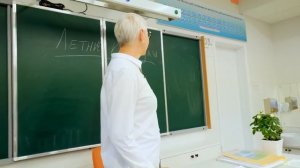 14 Способов КАК Незаметно ПОСПАТЬ В ШКОЛЕ На УРОКЕ !*Они работают*