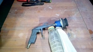 Сделал пескоструйный пистолет. Экономия песка...