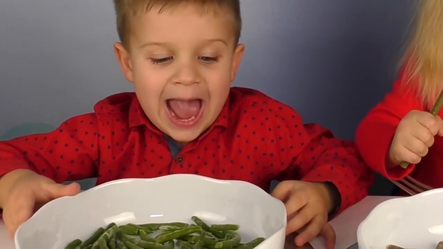 Еда ПРОТИВ Мармелада Челлендж Real Food vs Gummy Food Candy Challenge сборник для Детей про Еду смотреть онлайн