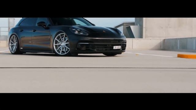 Чёрная пантера в чёрной Panamera