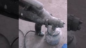 Потолок.Покраска потолка с помощью компрессора.