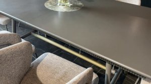 Обеденный стол