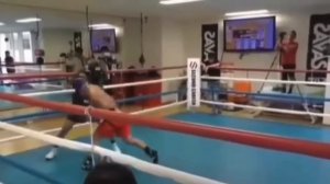 Naoya Inoue haciendo sparring