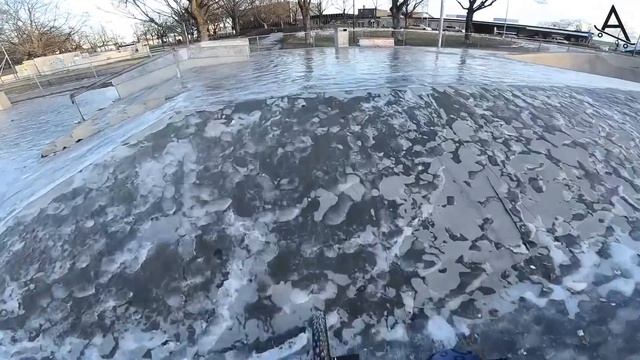 BMX НАПОРОЛСЯ НА КОЛЕСО С ШИПАМИ В СКЕЙТПАРКЕ!! (BMX STUDDED TIRE ACCIDENT IN SKATEPARK!)