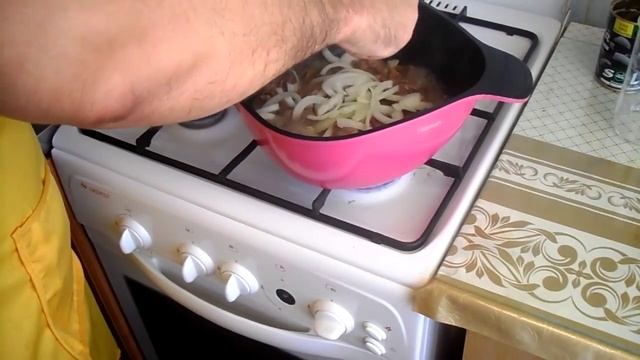 Мясо, тушеное с грибами и сладким перцем смотреть онлайн