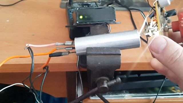 Работа датчика повторного домолота и контрольной шкалы.