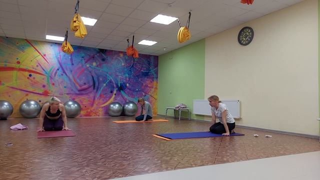 Хатха-йога 26 апреля 2022. Аштавакрасана. смотреть онлайн