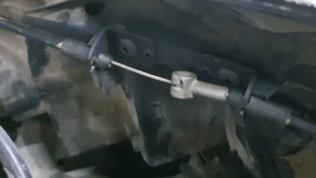 Hyundai Santa Fe как открыть капот (слетел тросик). Есть решение. смотреть онлайн