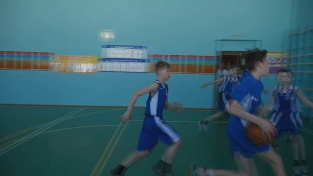 Турнир по стритболу среди детей-сирот смотреть онлайн