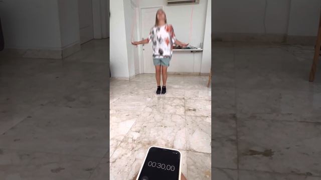 Прыжки через скакалку смотреть онлайн