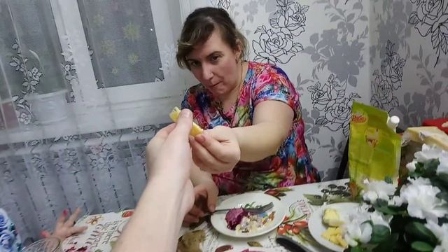 День святого Валентина/Ура Эмилька пошел ножкой/Сделали на праздник салатики.