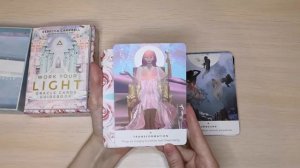 Распаковка наикрасивейшей колоды Work your light Oracle Cards + обзор и перевод