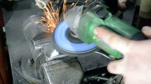 Красивый походный топорик из старого ненужного топора / restoration of an old axe and reincarnation