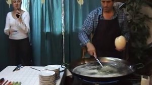 Страусиное яйцо жарим