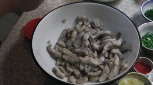 Селедка каспийская залом, деликатес маринованный с овощами как Хе.