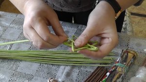 Звездочки из газетных трубочек. Мастер-класс