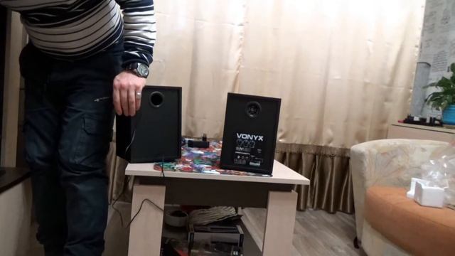 Активные мониторы VONYX SM50 смотреть онлайн