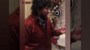 Король Людвиг Байсер героически умирает от царапины на руке..