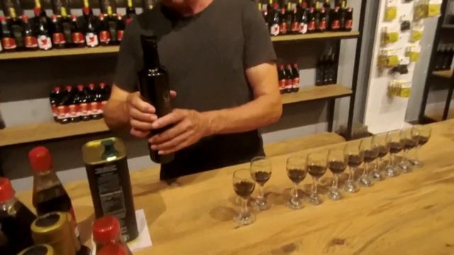 Коктейль здоровья: Оливковое Масло, Масло Рожкового Дерева и Гранатовый Соус (Турция)