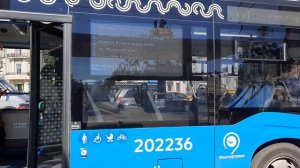 Автобус Нефаз-5299-40-52 следует по маршруту м1