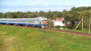 Последнее видео летнего сезона:Дизель-поезд ДР1А на близ.ст. Молодечно