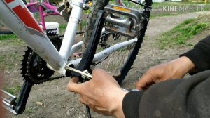 Снимаем велосипедный  шатун съёмником для подшипников.