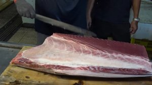 Giant bluefin tuna cutting Sashimi with very unique knife- Taiwanese street food