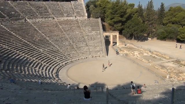 Тестируем аккустику в древнегреческом театре смотреть онлайн