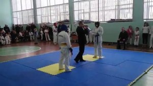 Каратэ для "сильных". Ашихара каратэ - парень против девочки. Ярославль, февраль 2016