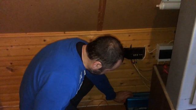 Солнечная батарея на даче смотреть онлайн