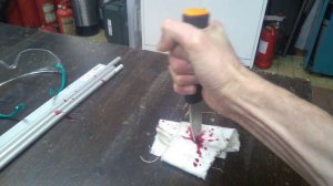 Трюковой нож с кровью