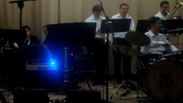 Dechová Kapela Vrbátčané  Ples  zpívá Jirka Horák