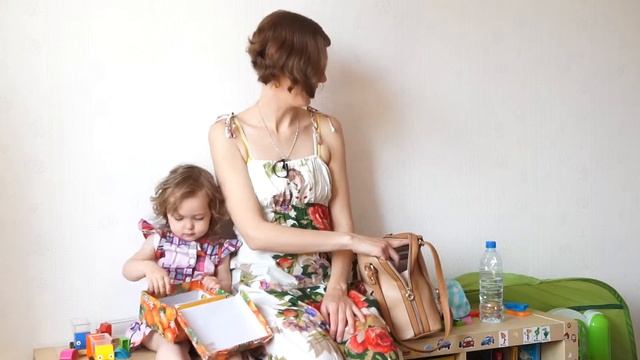 Солнечный удар: как безопасно гулять с малышом в жару смотреть онлайн