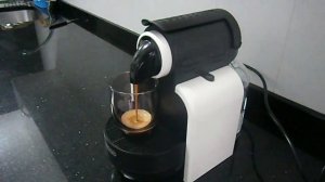 Капсульная кофемашина DeLonghi EN 97.W Nespresso Essenza