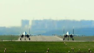 Взлёт пары Су-30СМ