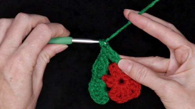 LEFT HANDED Crochet - Easiest Christmas Stocking Ornaments! смотреть онлайн